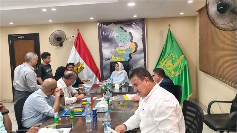 نائب محافظ القليوبية تبحث 25 طلبًا وشكوى.. وتوجه بسرعة اتخاذ الإجراءات اللازمة