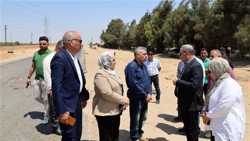 محافظ الإسماعيلية يتفقد موقع حادث الدواويس ويصدر قرارات عاجلة لتأمين الطرق وحظر عمالة الأطفال