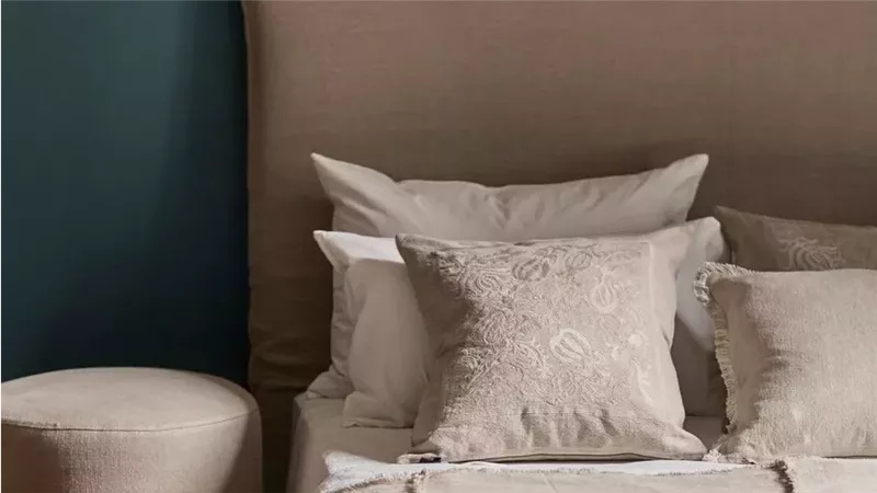 غرفة النوم الصغيرة.. نصائح بسيطة لجعل مساحتها أكبر