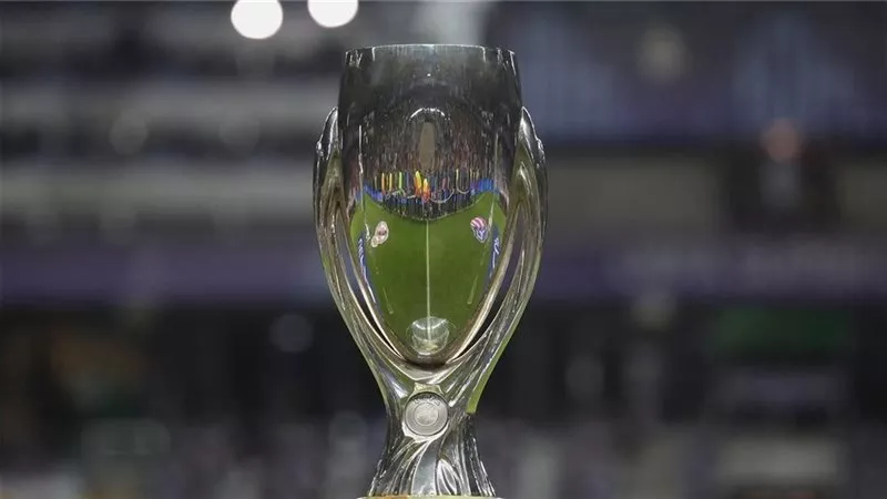 باريس سان جيرمان وأستون فيلا يتنافسان على لقب السوبر الأوروبي الليلة