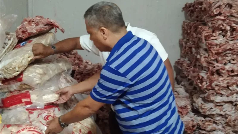 محافظ الغربية يتابع جهود الطب البيطري والرقابة التموينية لضبط الأسواق وحماية المواطنين