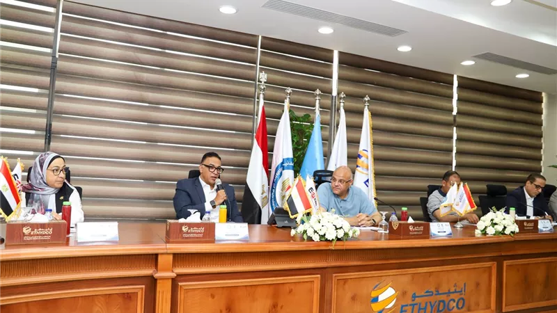 زيارة محافظ الإسكندرية لشركة 