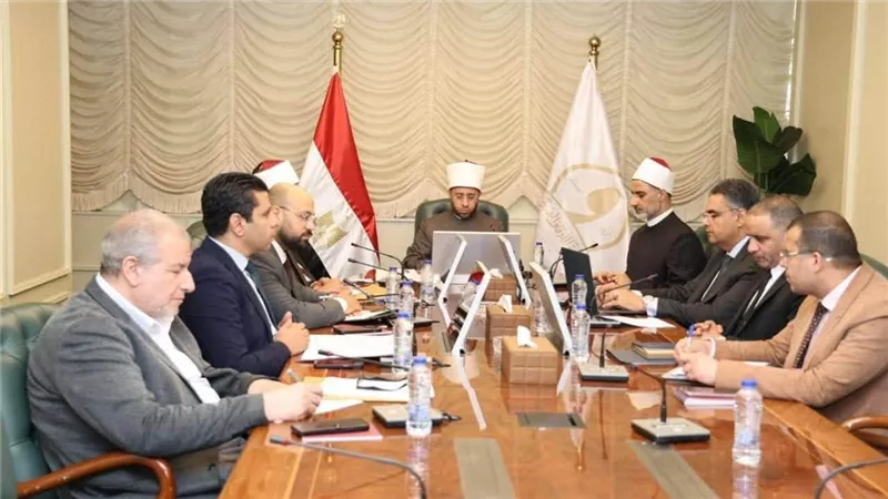 وزير الأوقاف يترأس الاجتماع العاشر لمجلس أمناء جامعة «نور-مبارك»