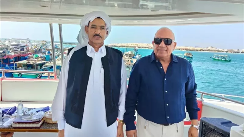 وزير الكهرباء يبحث مطالب أهالي مطروح وتطوير شبكات رأس وشمس الحكمة