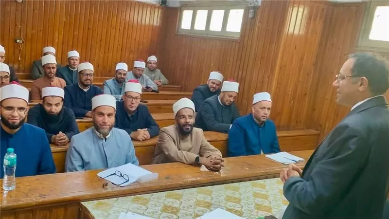 أكاديمية الأزهر تعقد محاضرة عن «التحكيم في النفقة» لمتدربي دورة الأسرة