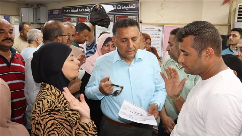 محافظ القليوبية يتفقد المراكز التكنولوجية بعدة مناطق.. ويوجه بسرعة إنهاء معاملات المواطنين