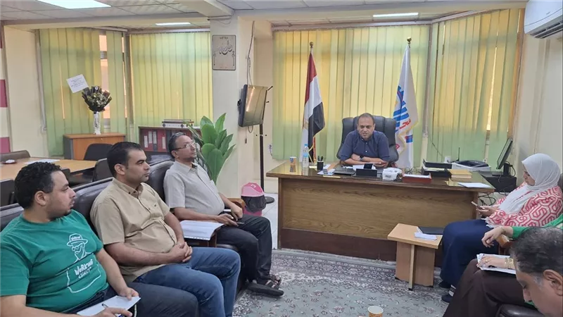 وكيل صحة قنا يعقد اجتماعا موسعا مع فريق الطب العلاجي بالمديرية | تفاصيل