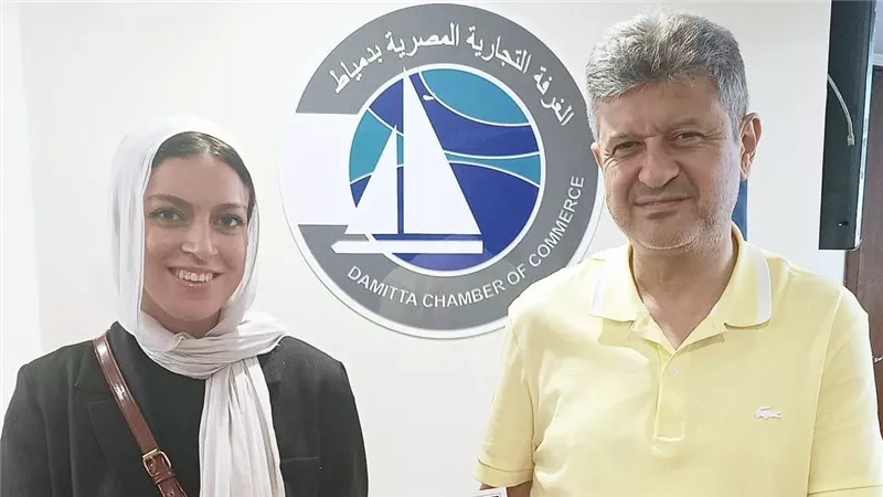 الغرفة التجارية بدمياط تواصل تكريم خريجي جامعة حورس بعد اجتياز التدريب