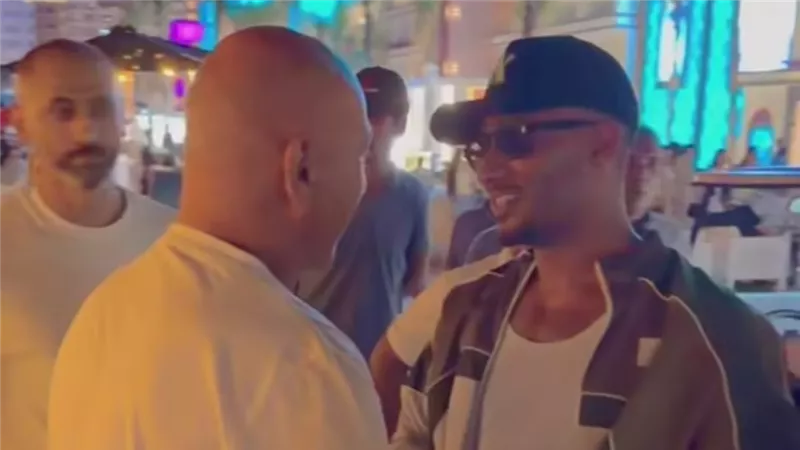 بالصدفة .. مقابلة محمد رمضان وحسام حسن في الساحل الشمالي |فيديو