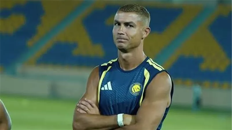 رونالدو يلمح إلى اعتزاله: الموسم المقبل قد يكون الأخير