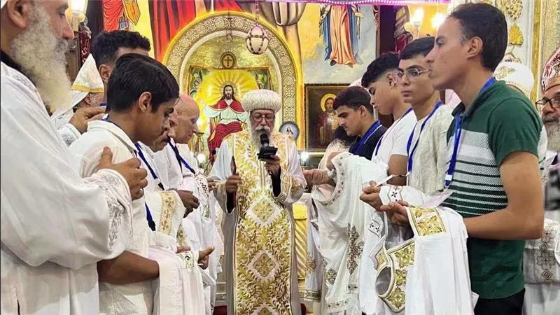 سيامة شمامسة جدد وتدشين مذابح في إيبارشيتي حلوان والمعصرة والبحيرة