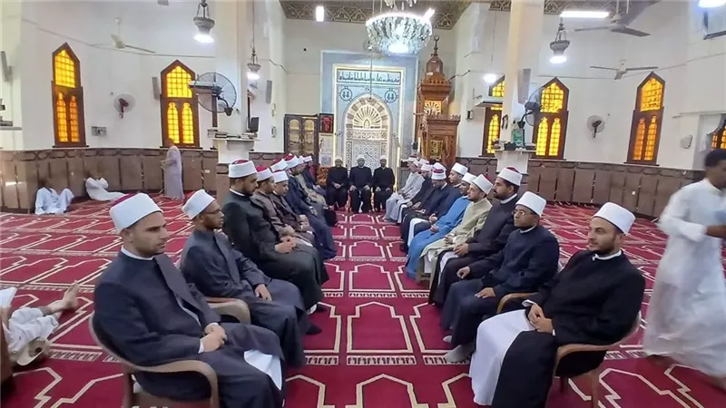 أوقاف السويس تنظم قافلة دعوية بإدارة الجناين بمشاركة قيادات الوزارة والمديرية