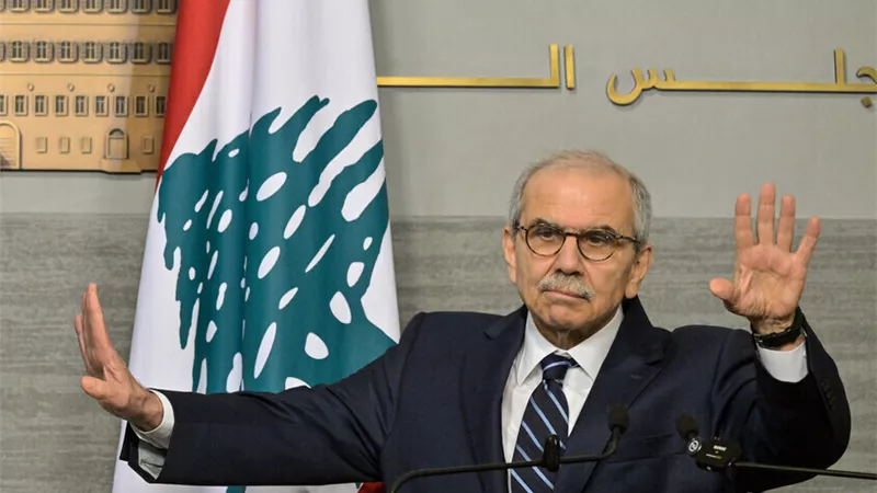 بعد حذف منشوره.. نواف سلام يعيد نشره ويتهم إسرائيل بتدمير قرى جنوب لبنان