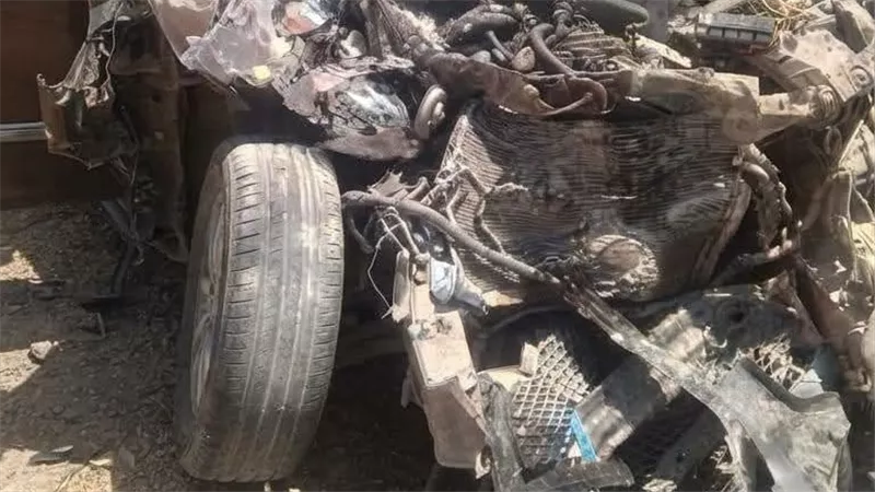 مصرع شخص في حادث تصادم سيارة سوزوكي وسيارة نقل بطريق السويس