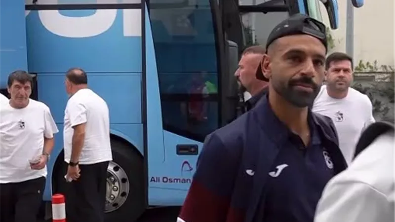محمد صلاح يصل إسطنبول مع طرابزون استعدادًا لمواجهة قاسم باشا في الدوري