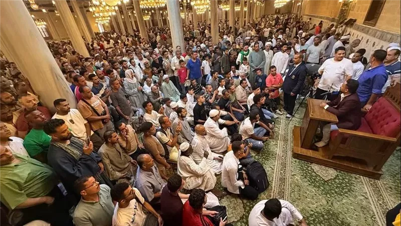 الأوقاف تواصل الندوات العلمية عقب الجمعة.. وتؤكد على حسن تقديم الصدقة