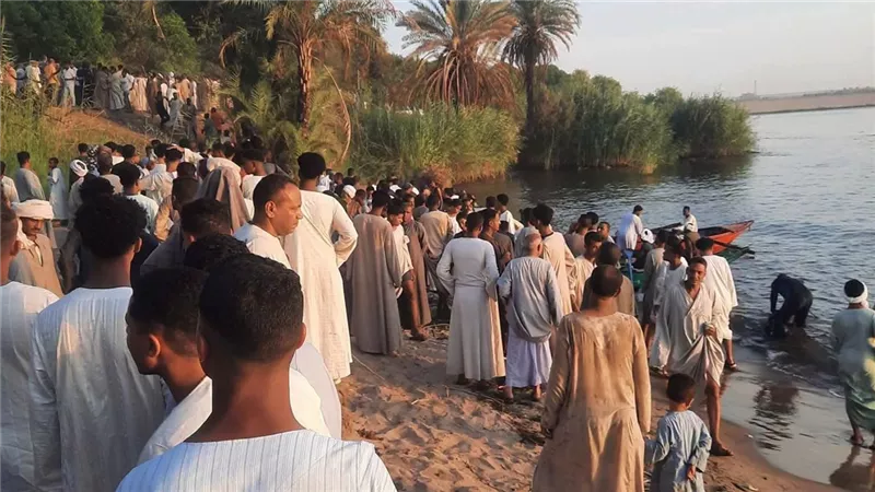 عاجل.. انتشال 4 جثامين واستمرار البحث عن الغريق الخامس في نيل الأقصر