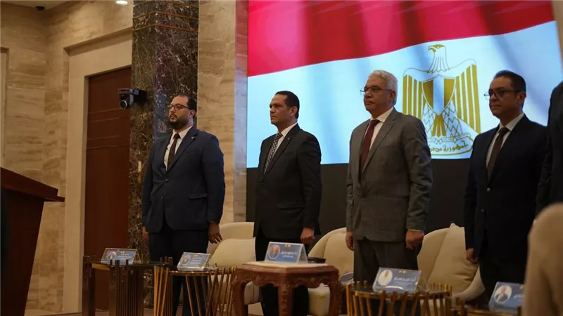 رئيس جامعة الأزهر يشهد حفل معسكر إعداد الكوادر الطلابية بالإسماعيلية