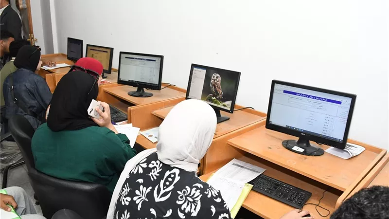 جامعة العاصمة تستقبل طلاب المرحلة الثالثة لتسجيل رغباتهم بمعامل التنسيق 