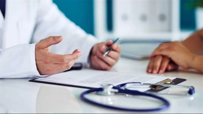 للمصريين بالخارج.. خطوات الحصول على الدعم الصحي من السفارات والقنصليات المصرية