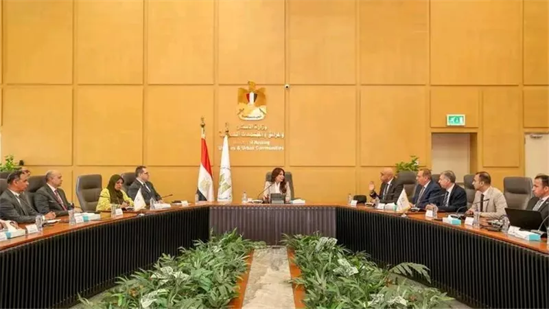 الإسكان.. مقترح لتوفير 200 مركبة جديدة لتطوير النقل الداخلي بالمدن الجديدة