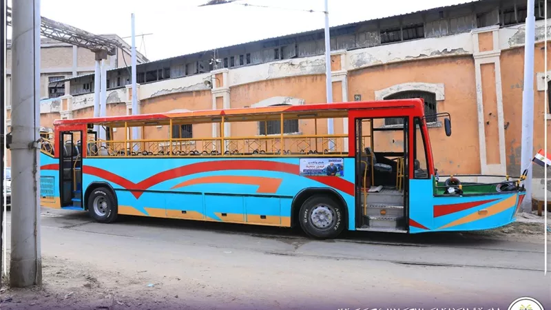 حفاظا على المال العام.. تحويل أتوبيس متهالك في الإسكندرية لطفطف سياحي
