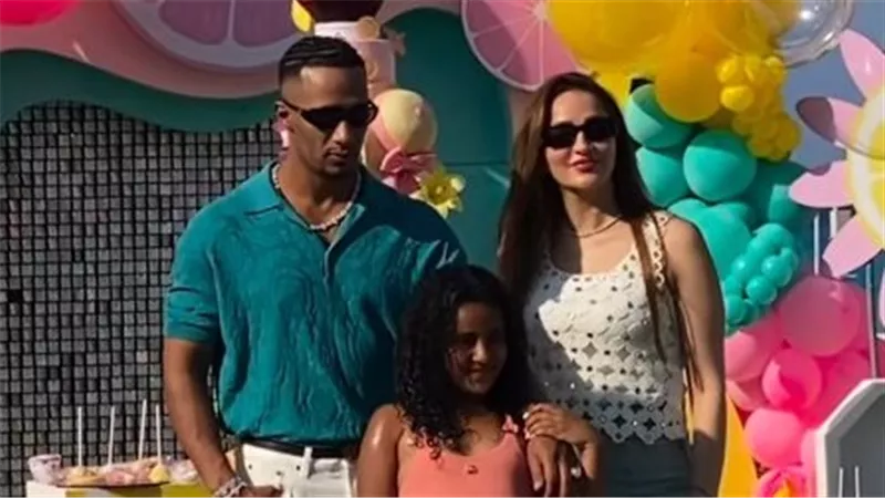 وسط ألوان مبهجة.. محمد رمضان يحتفل بعيد ميلاد ابنته كنز |فيديو 