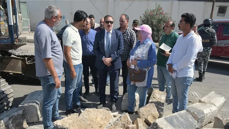 بطول 1200 متر.. أعمال تطوير متكاملة بشارع عبد الرحمن شكري بحي الضواحي ببورسعيد