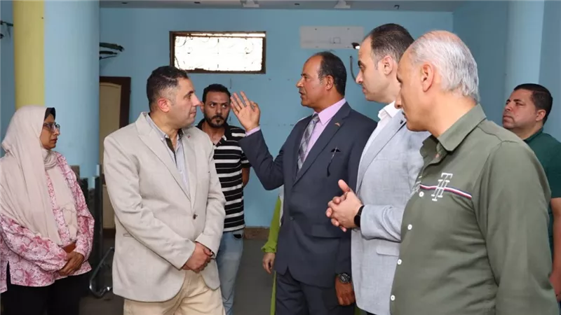 دمياط تتابع أداء مديرية الإسكان والمرافق وتوجه بتطوير بيئة العمل لخدمة المواطن