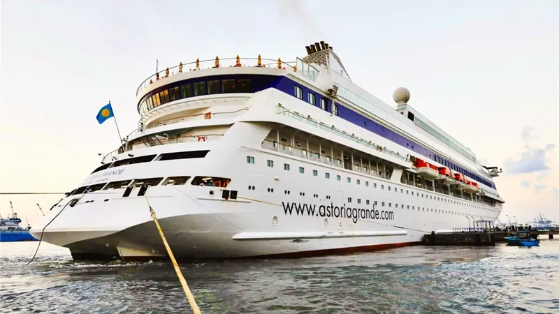 ميناء غرب بورسعيد يستقبل السفينة السياحية ASTORIA GRANDE 