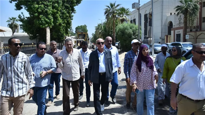 استعدادًا للموسم السياحي.. تحرك عاجل لرفع كفاءة شوارع الأقصر ومحيط معبد الكرنك