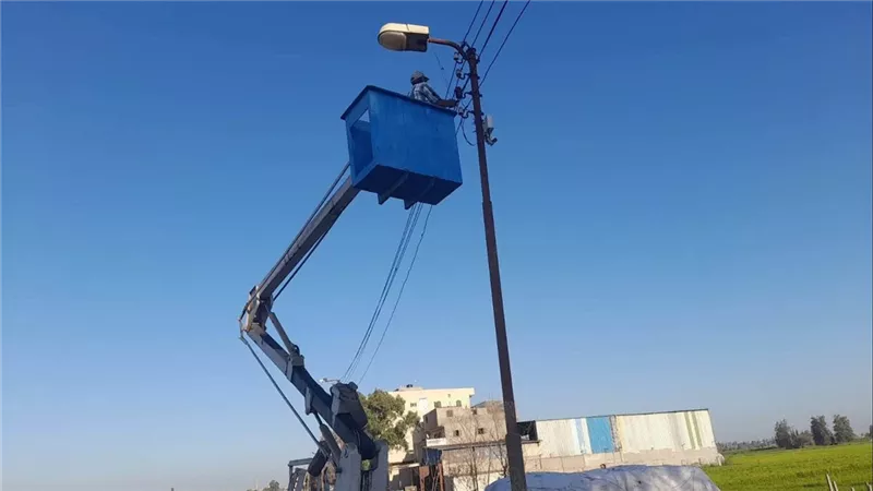 صيانة وتطوير 466 كشاف إنارة في بيلا ضمن مبادرة «كفر الشيخ بتنور»