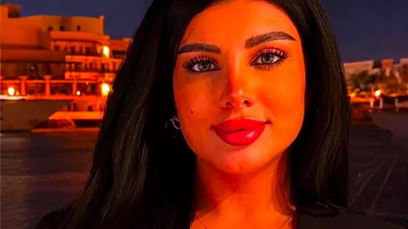 شقيقة ياسمين تستغيث بعد إصابتها في حادث أرابيلا مول: «أختي بتموت»