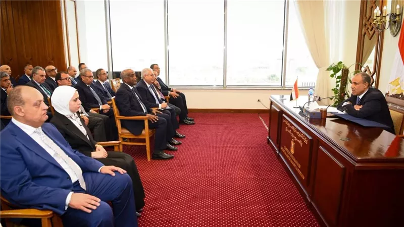 وزير الخارجية يلتقي رؤساء البعثات المصرية في الخارج 