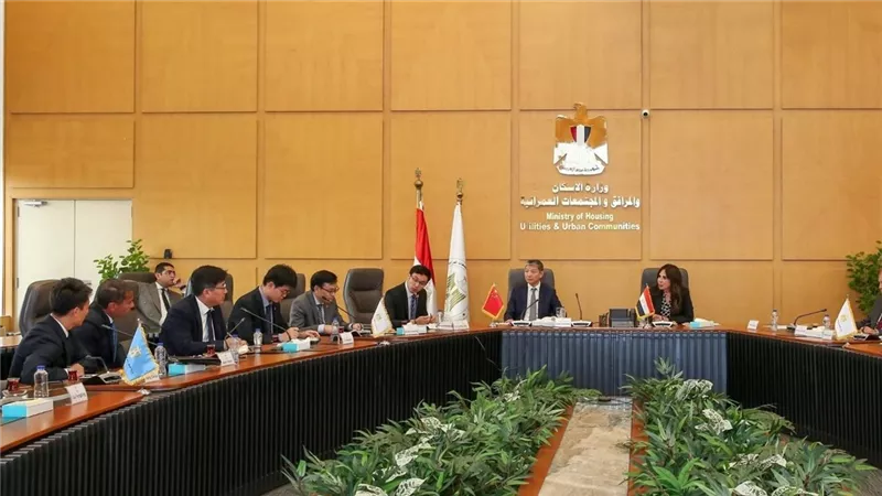 وزيرة الإسكان تبحث مع السفير الصيني تعزيز التعاون في مشروعات العاصمة والعلمين