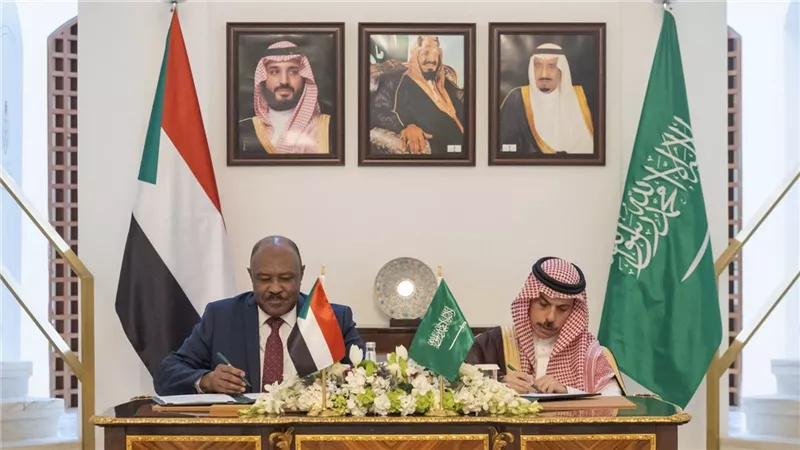 السعودية والسودان توقعان وثيقة التعاون المشترك بين البلدين 