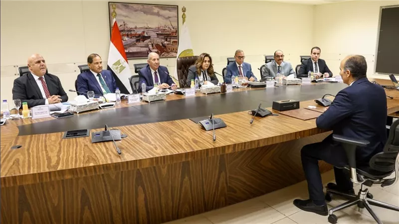 منال عوض تعلن إجراء مقابلات لـ746 متقدما لشغل 119 وظيفة قيادية بالمحافظات