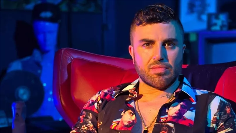 «سيبونا ننزل ألبوم بلبلة».. جاد شويري يمازح أحمد سعد وعمرو دياب وتامر حسني