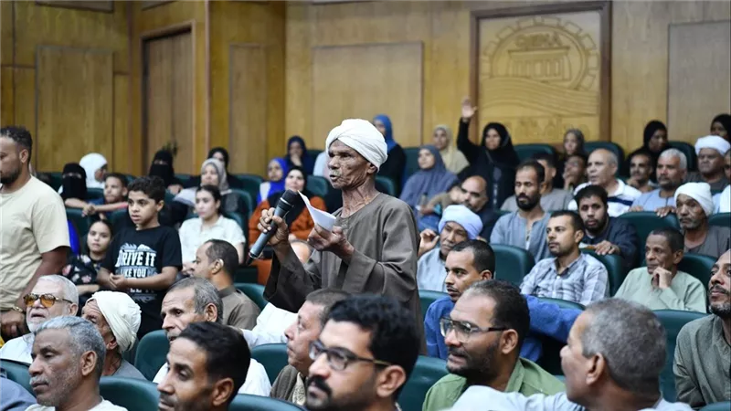 محافظ قنا: اللقاء المفتوح مع المواطنين أحد أهم آليات التواصل المباشر وحل المشاكل