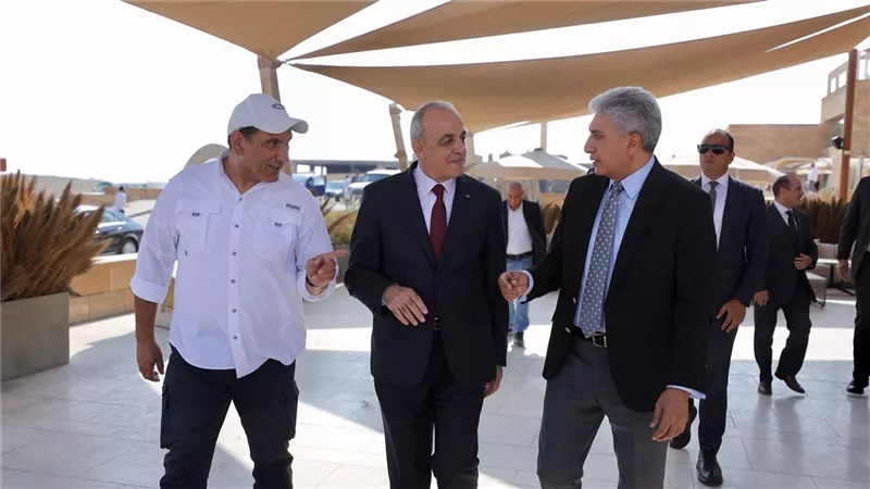 وزير السياحة الأردني يشيد بتجربة الأهرامات ويعلق: توازن بين التطوير وحفظ الأثر