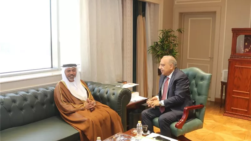 وزير الكهرباء يبحث مع سفير الإمارات تعزيز التعاون والاستثمار في الطاقة المتجددة