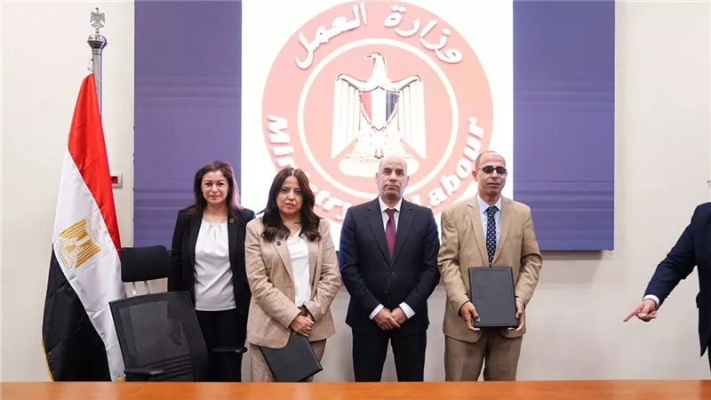 عقود عمل جديدة لذوي الهمم في فودافون وبالم هيلز وإيفاينانس.. تفاصيل المبادرة