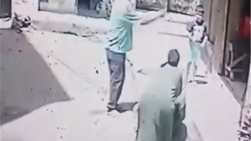 جرّتها من شعرها في الشارع.. تفاصيل واقعة اعتداء سيدة على زوجة ابنها بقرية بطين