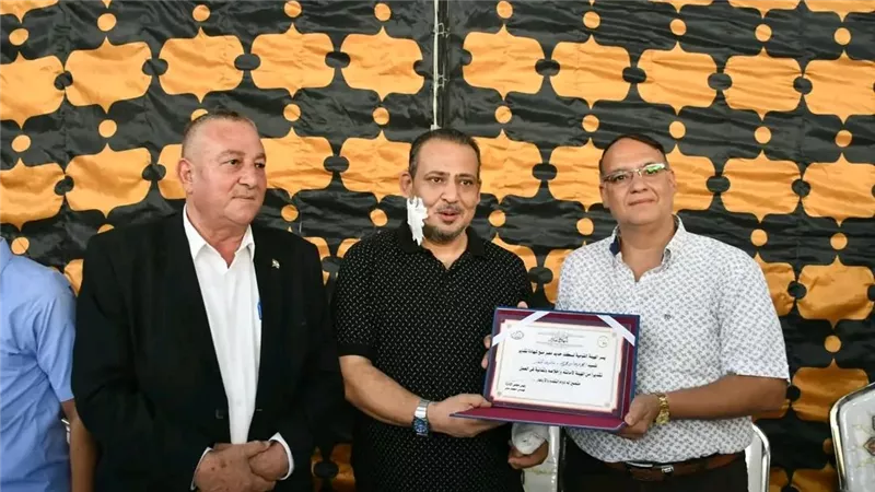 بعد نشر نيوز رووم.. السكة الحديد تكرم كمساري قطار تعرض لاعتداء أثناء عمله 