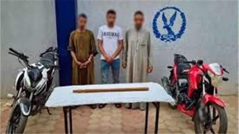 كشف ملابسات ادعاء سرقة دراجة نارية بالإكراه في أسيوط وضبط مرتكبي الواقعة