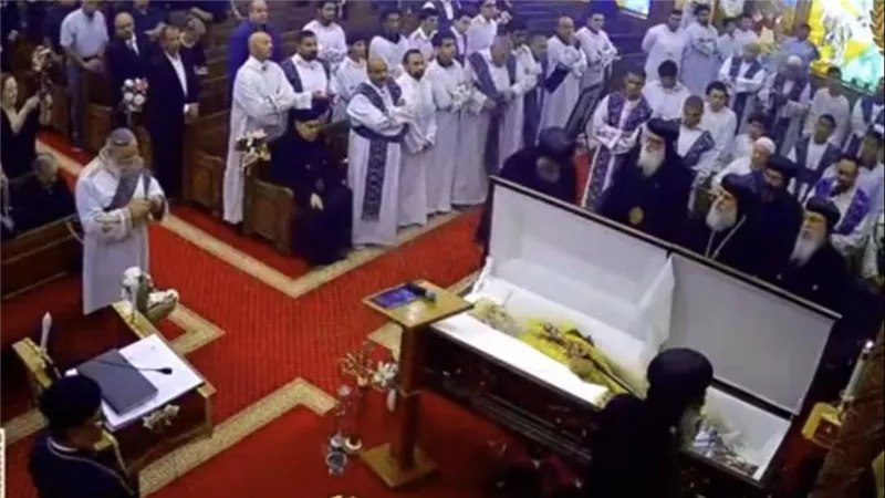 الكنيسة تشيع جثمان الأنبا يوحنا الأسقف العام في مينيسوتا بحضور أحبار المهجر