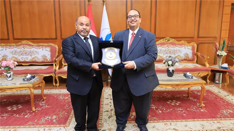 رئيس جامعة كفر الشيخ خلال استقباله الملحق الثقافي الليبي: الطلاب الوافدون سفراء لنا