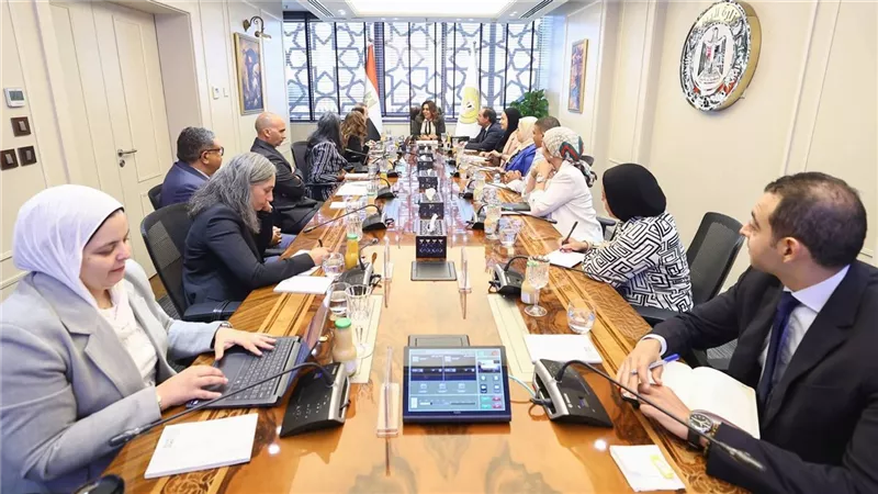 منال عوض تبحث إنشاء صندوق لحماية الشعاب المرجانية وجذب استثمارات القطاع الخاص 