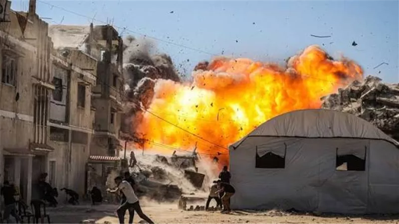 مقتل 5 فلسطينيين بينهم طفل في غارة إسرائيلية غربي غزة