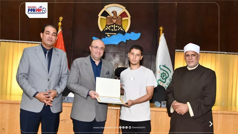 احتفالية خاصة.. محافظ الفيوم يُكرم أوائل الثانوية العامة والأزهرية والدبلومات الفنية